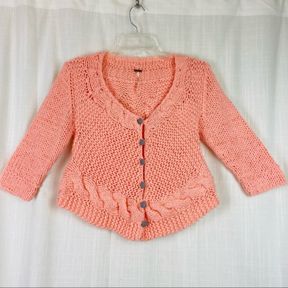 Free People Heavy Knit Cropped Cardigan Pink Button Sweater Hi Low‎ Barbie Small